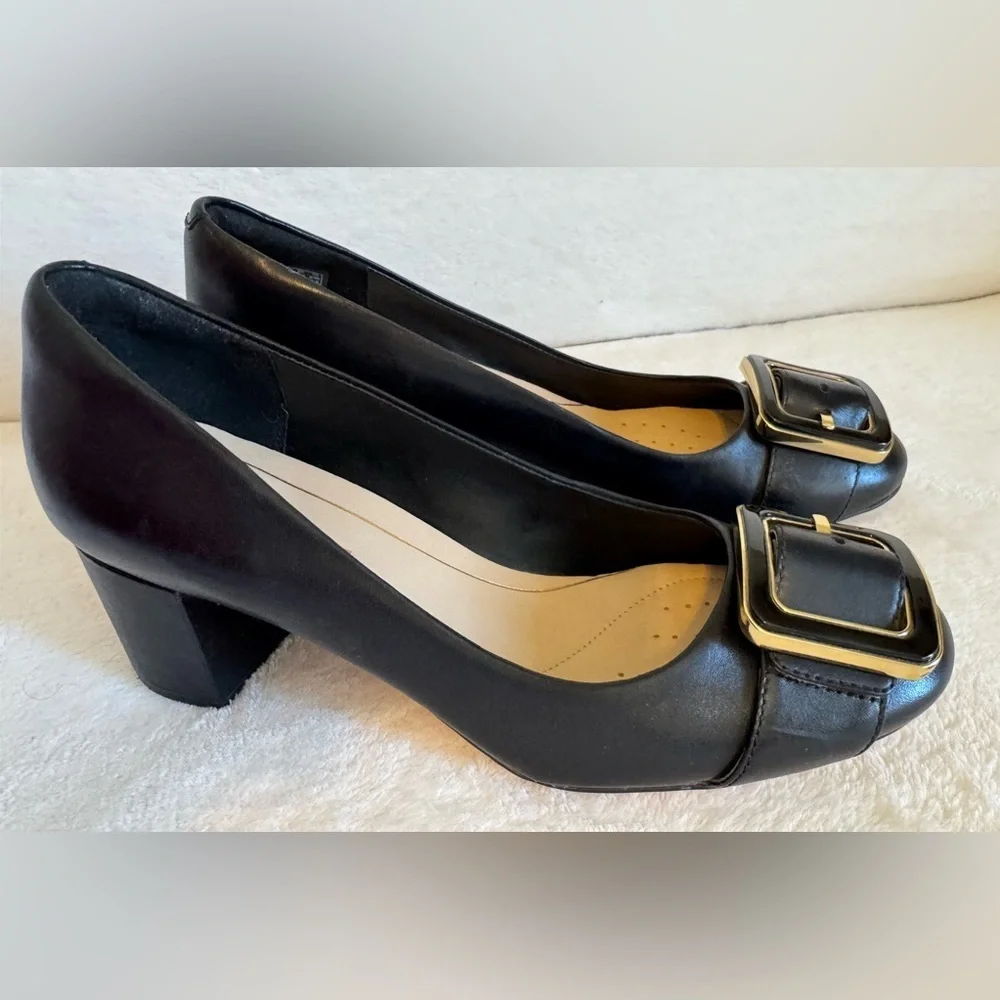 NEW Clarks Calla Black Block Heel Pumps with Gold Buckle Detail Size 8.5